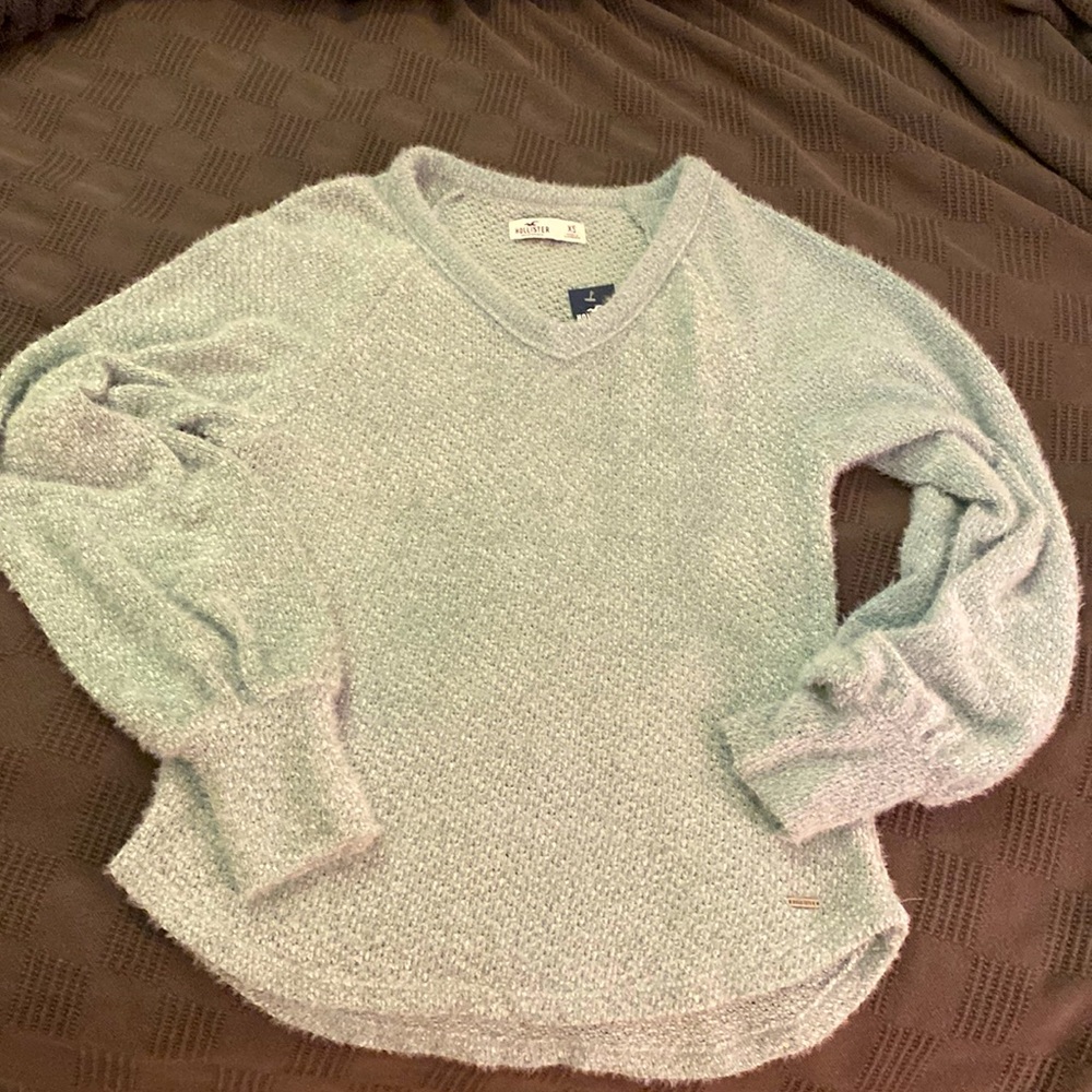 Woman’s Hollister sweater